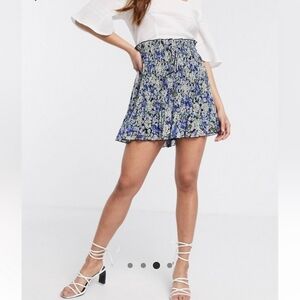 ASOS Stradivarius Pleated Short‎ in Blue purple Floral Print Size S Small